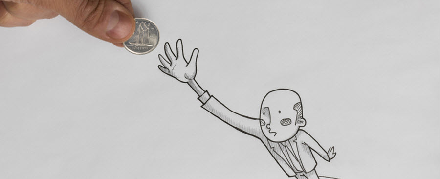 Homme posant une pièce de dix cents dans la main d'un petit bonhomme dessiné.